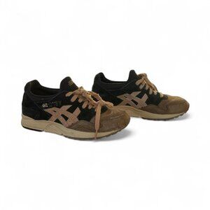 Asics Gel Runner in Color Navy Nude